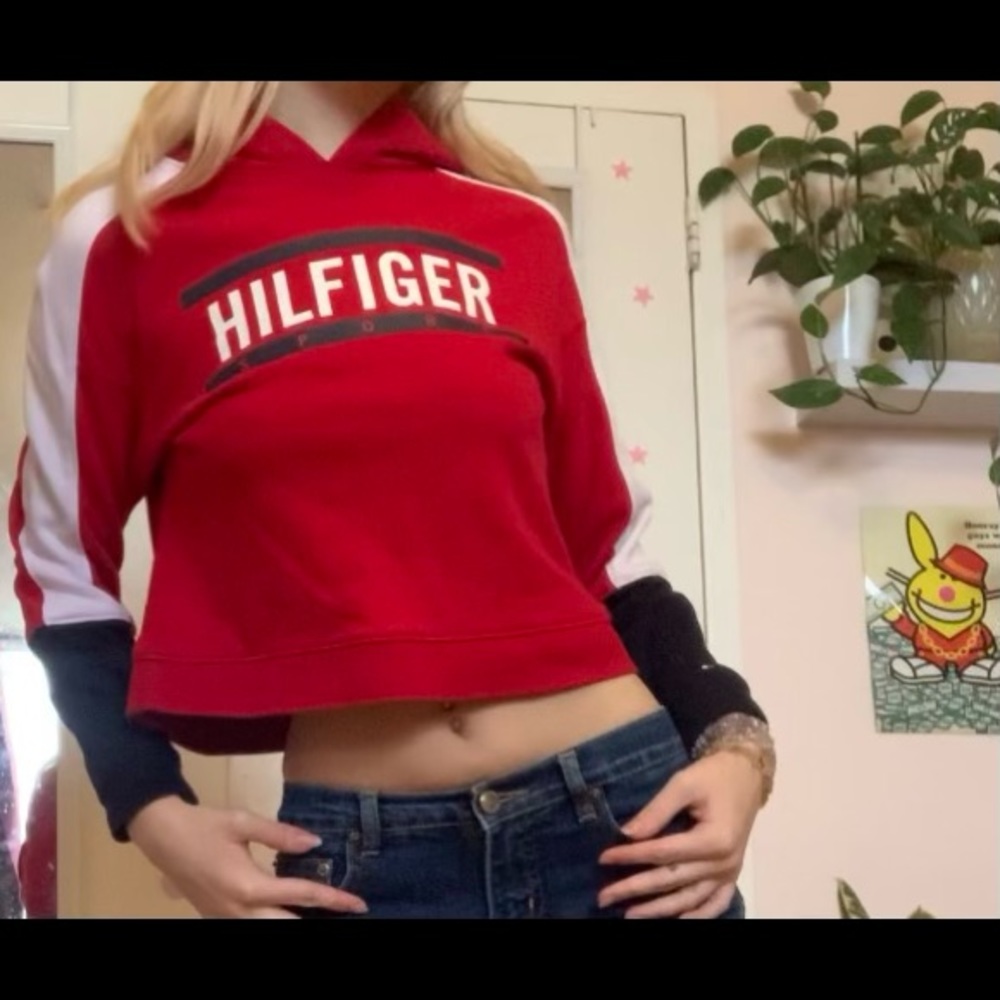 Tommy Hilfiger retro style hoodie sweater girls size large fits women size small